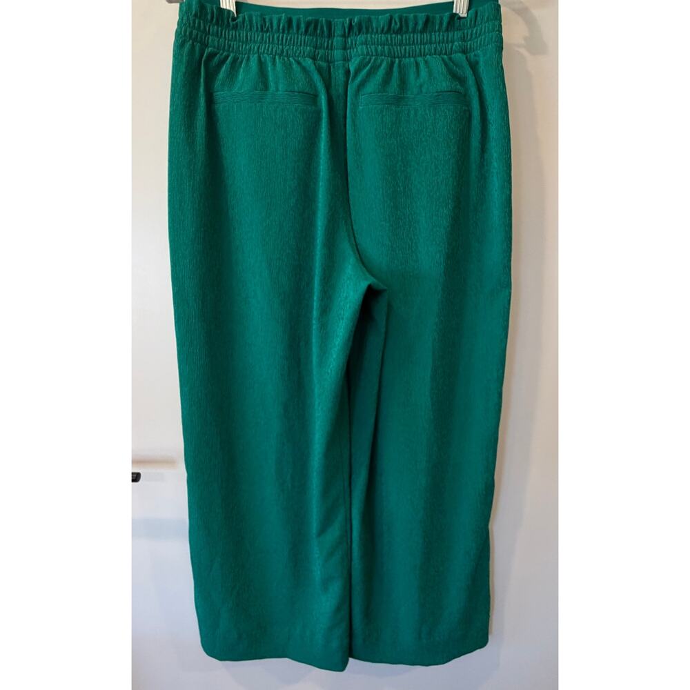 Athleta Echo Wide Crop Pant Size 8 High Waisted Elastic Breathable Athleisure - Picture 3 of 9
